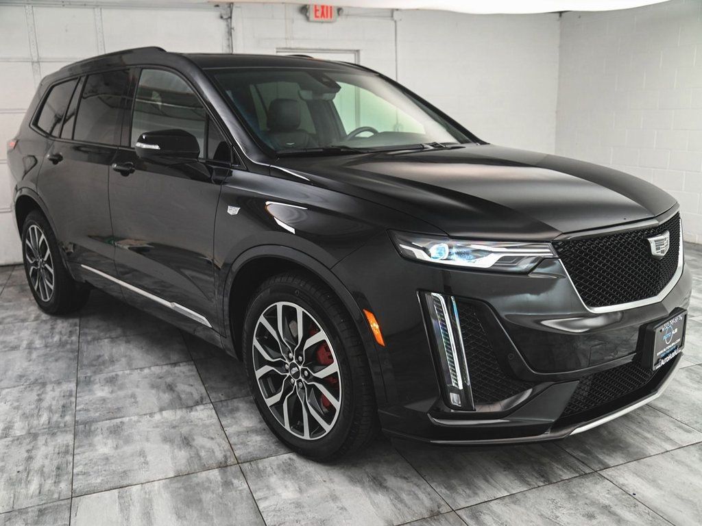 2024 Cadillac XT6 Sport photo 3