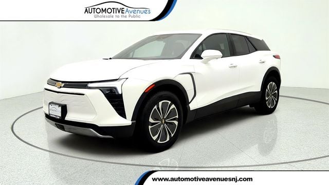 2024 Chevrolet Blazer EV eAWD 4dr LT w/ Comfort & Convenience and Driver Confidence - 23057494 - 0