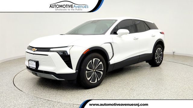 2024 Chevrolet Blazer EV eAWD 4dr LT w/ Comfort & Convenience Pkg + Driver Confidence - 23041430 - 0