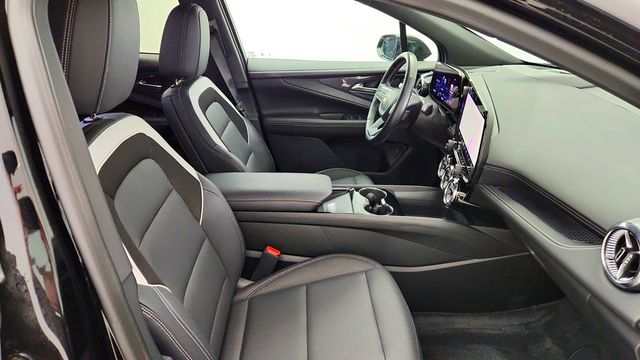 2024 Chevrolet Blazer EV eAWD 4dr LT w/ Comfort & Convenience Pkg & Driver Confidence Pkg - 23089285 - 23