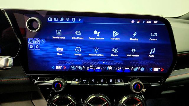 2024 Chevrolet Blazer EV eAWD 4dr RS w/ Convenience & Driver Confidence Pkg - 23088757 - 17