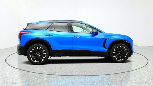2024 Chevrolet Blazer EV eAWD 4dr RS w/ Convenience & Driver Confidence Pkg - 23088757 - 3