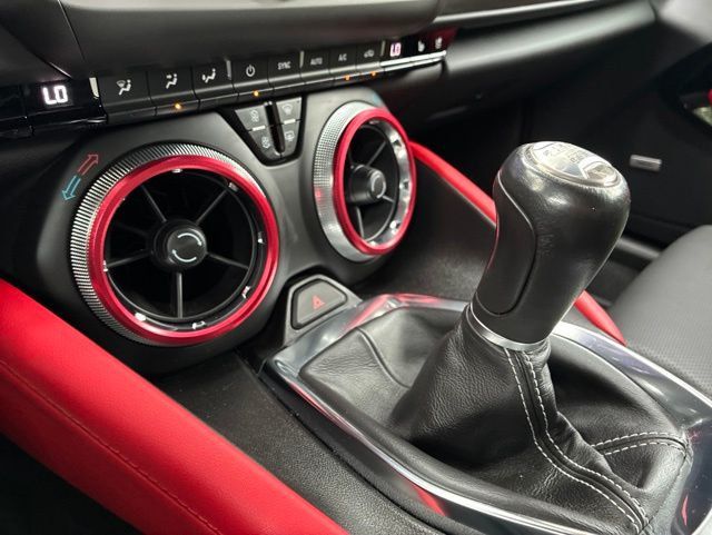 2024 Chevrolet Camaro 2dr Convertible 2LT - 23024153 - 29