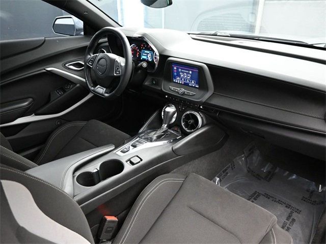 2024 Chevrolet Camaro 1LT photo 9