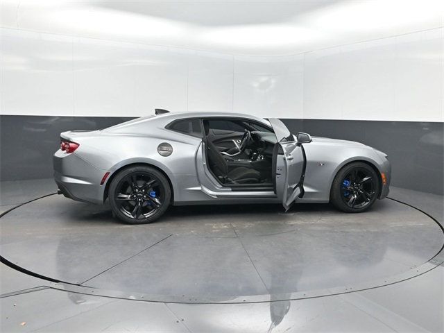 2024 Chevrolet Camaro 1LT photo 28