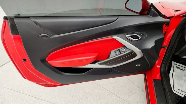 2024 Chevrolet Camaro 2dr Coupe 2LT with RS and Technology Packages - 22944960 - 9