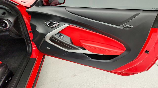 2024 Chevrolet Camaro 2dr Coupe 2LT with RS and Technology Packages - 22944960 - 23