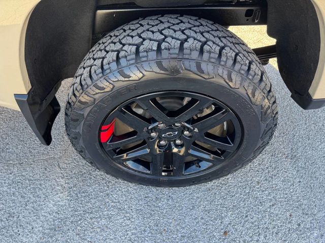 2024 Chevrolet Colorado 4WD Crew Cab WT - 22983186 - 24