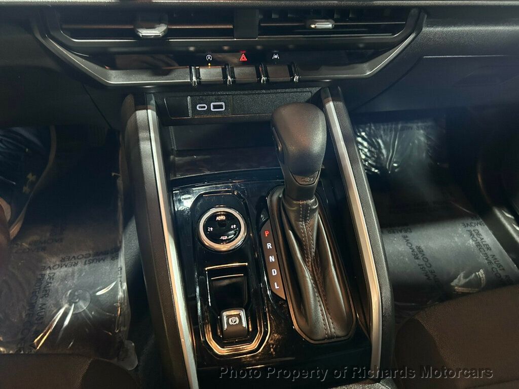 2024 Chevrolet Colorado 4WD Crew Cab WT - 23014216 - 17