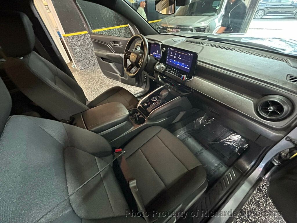 2024 Chevrolet Colorado 4WD Crew Cab WT - 23014216 - 23