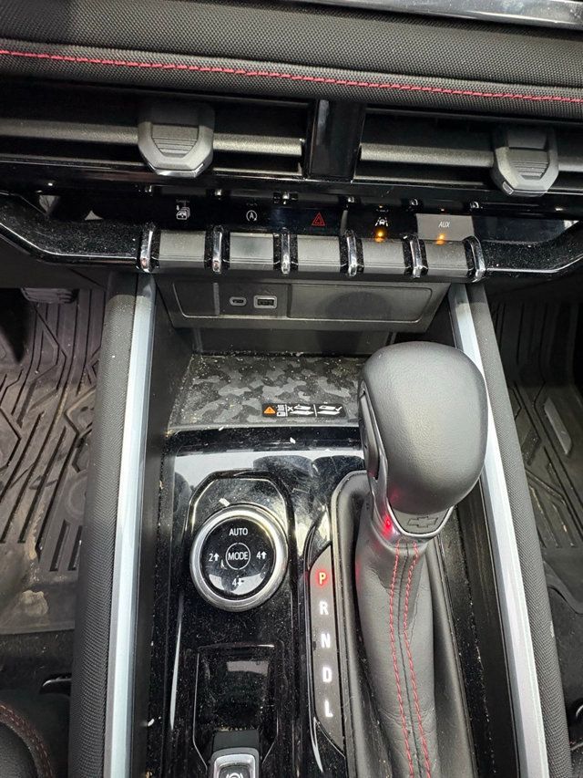 2024 Chevrolet Colorado 4WD Crew Cab Z71 - 22963475 - 13