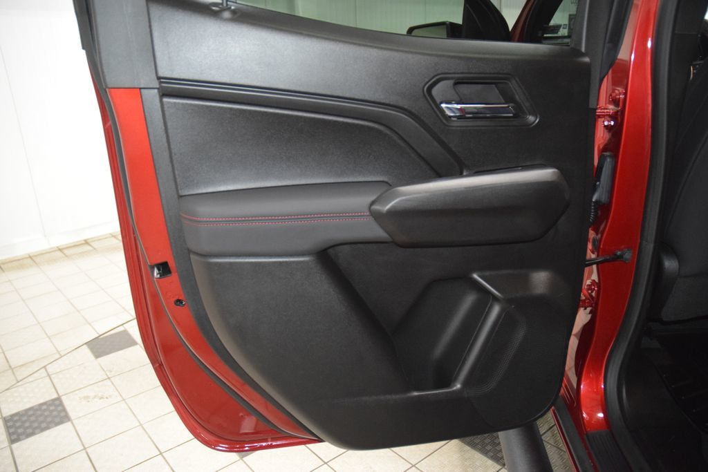 2024 Chevrolet Colorado 4WD Crew Cab Z71 - 23016714 - 36