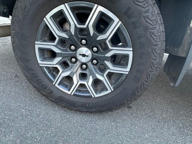 2024 Chevrolet Colorado 4WD Crew Cab Z71 - 23022175 - 10