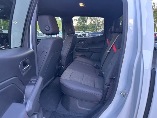 2024 Chevrolet Colorado 4WD Crew Cab Z71 - 23022175 - 17