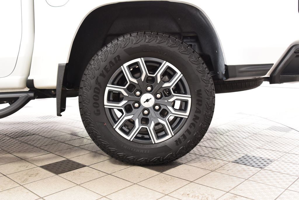 2024 Chevrolet Colorado 4WD Crew Cab Z71 - 23022175 - 25