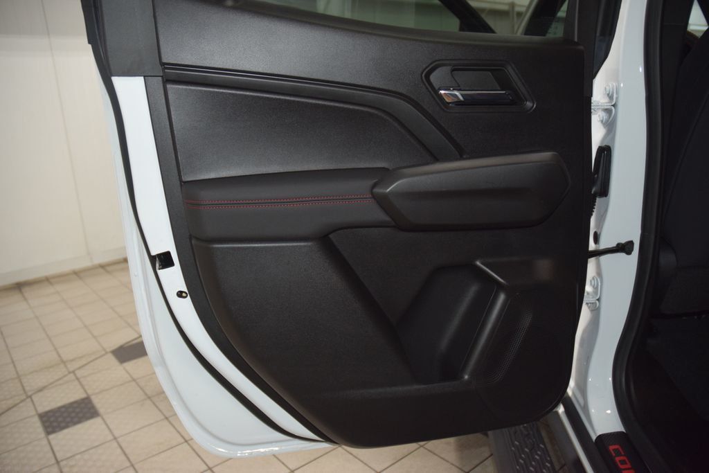 2024 Chevrolet Colorado 4WD Crew Cab Z71 - 23022175 - 41