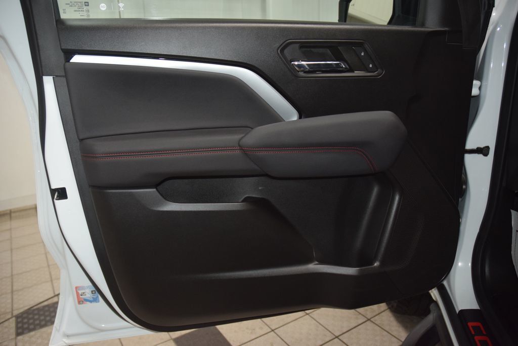 2024 Chevrolet Colorado 4WD Crew Cab Z71 - 23022175 - 43