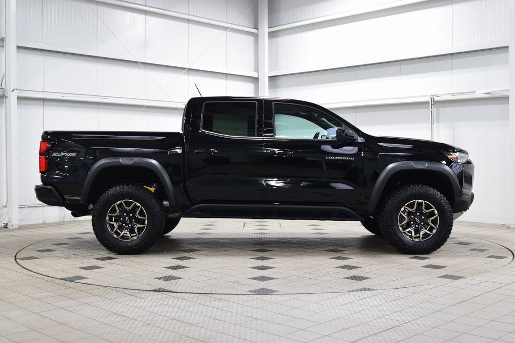 2024 Chevrolet Colorado 4WD Crew Cab ZR2 - 22986159 - 8