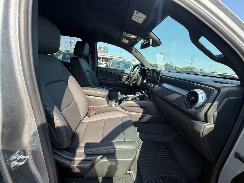 2024 Chevrolet Colorado LT - 23064370 - 14