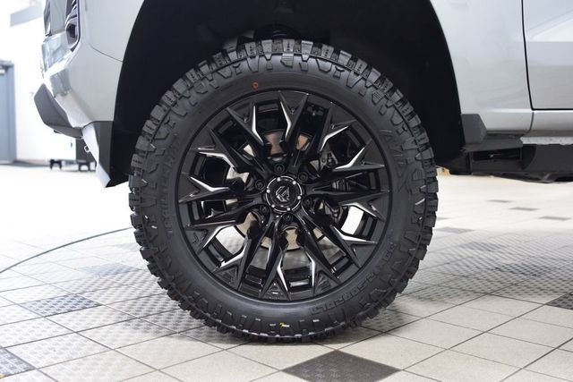 2024 Chevrolet Colorado LT - 23064370 - 29