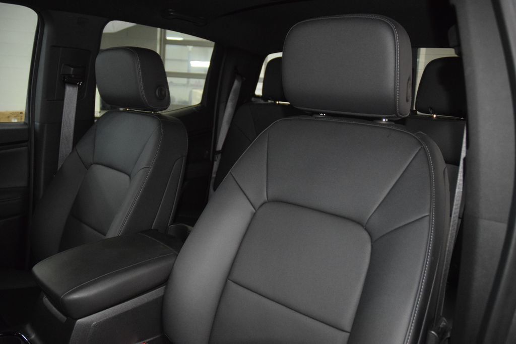 2024 Chevrolet Colorado LT - 23064370 - 43