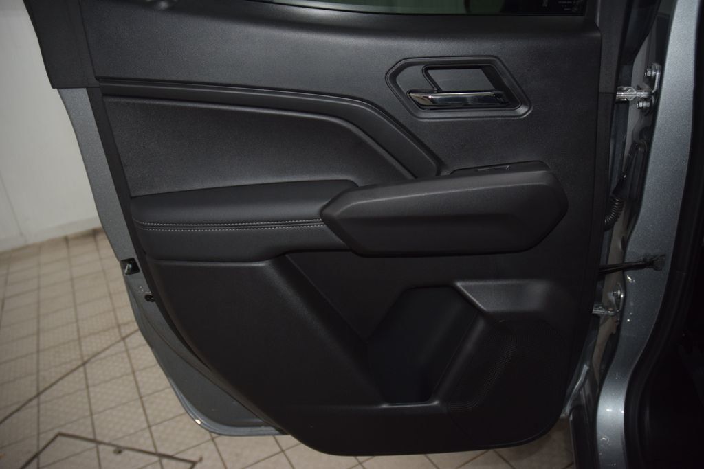 2024 Chevrolet Colorado LT - 23064370 - 45