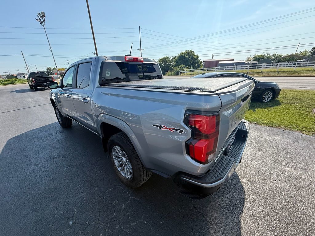 2024 Chevrolet Colorado LT - 23064370 - 4