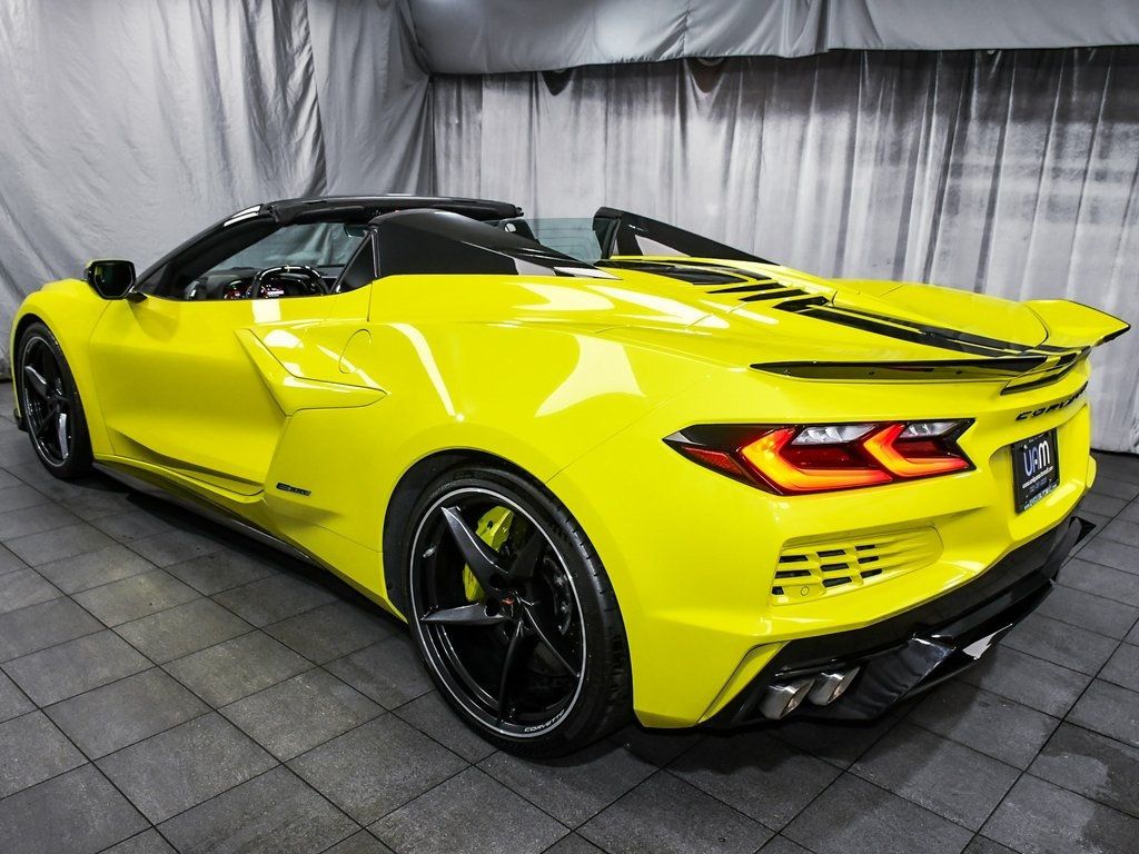 2024 Chevrolet Corvette E-Ray 3LZ Convertible photo 4