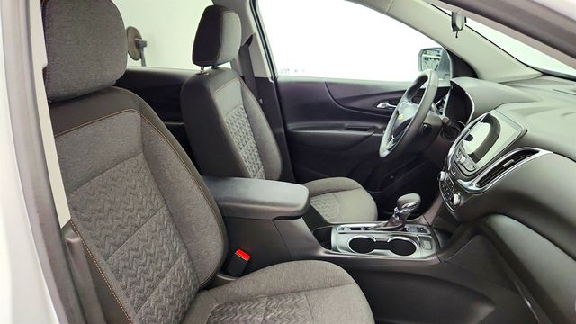 2024 Chevrolet Equinox AWD 4dr LT w/ Power Sunroof and Safety & Infotainment Package - 23034672 - 24