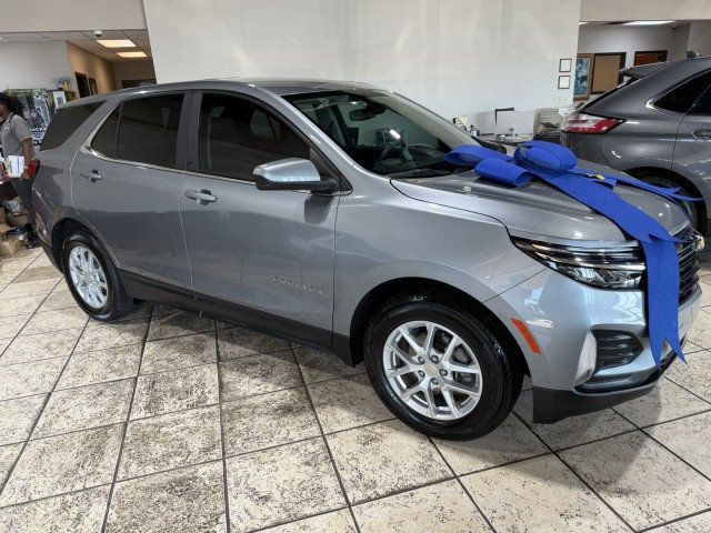 2024 Chevrolet Equinox photo 3