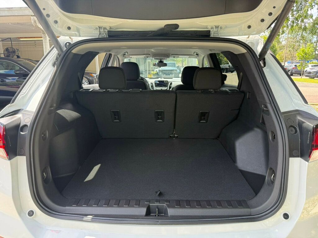 2024 Chevrolet Equinox photo 8