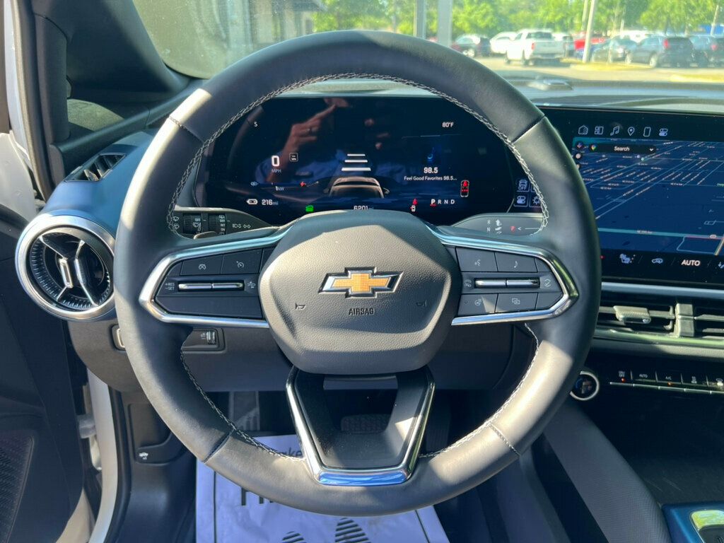 2024 Chevrolet Equinox EV 2LT photo 4