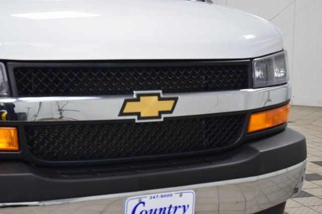 2024 Chevrolet Express Cargo Van RWD 2500 135" - 22942977 - 4