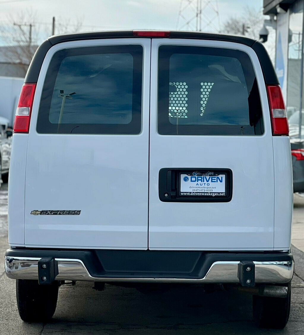 2024 Chevrolet Express Cargo Van RWD 2500 135" - 22981740 - 26