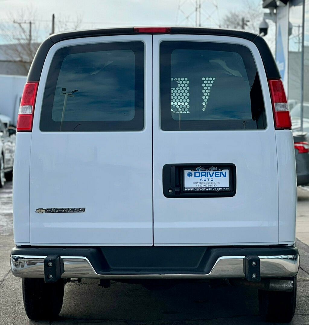2024 Chevrolet Express Cargo Van RWD 2500 135" - 22981740 - 3