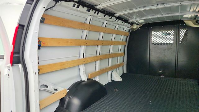 2024 Chevrolet Express Cargo Van RWD 2500 135'' w/ Driver Conv & Chrome Appear Pkgs & Partition - 23014376 - 19