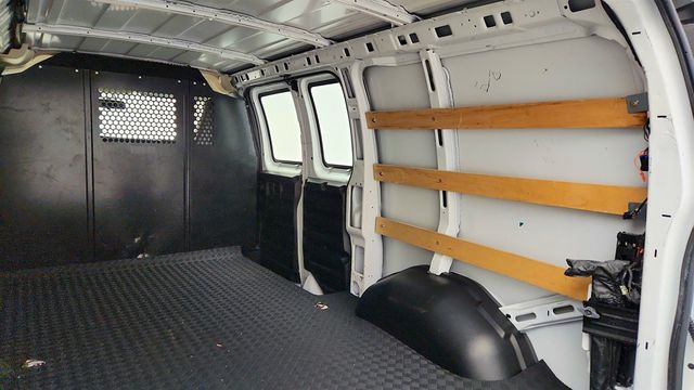 2024 Chevrolet Express Cargo Van RWD 2500 135'' w/ Driver Conv & Chrome Appear Pkgs & Partition - 23014376 - 20
