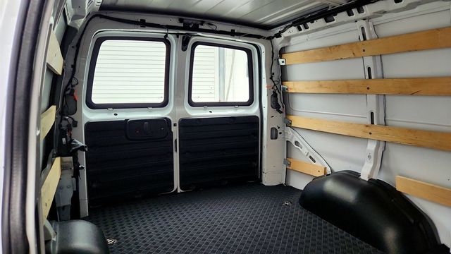 2024 Chevrolet Express Cargo Van RWD 2500 135'' w/ Driver Conv & Chrome Appear Pkgs & Partition - 23014376 - 22