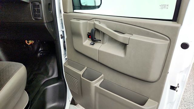 2024 Chevrolet Express Cargo Van RWD 2500 135'' w/ Driver Conv & Chrome Appear Pkgs & Partition - 23014376 - 27