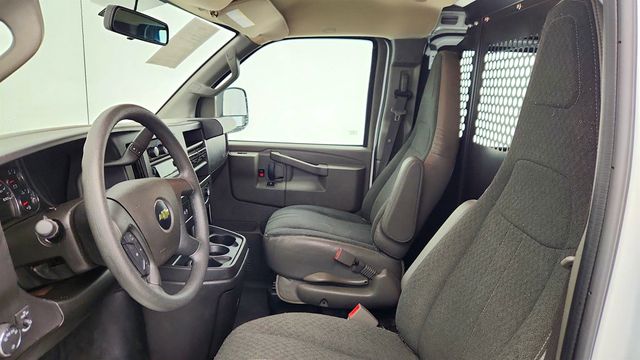 2024 Chevrolet Express Cargo Van RWD 2500 135'' w/ Driver Conv & Chrome Appear Pkgs & Partition - 23016919 - 14