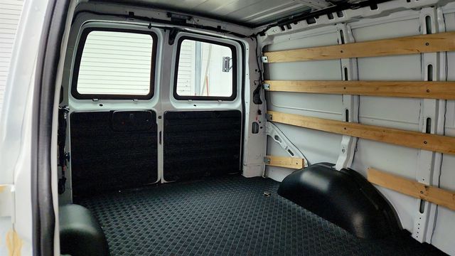2024 Chevrolet Express Cargo Van RWD 2500 135'' w/ Driver Conv & Chrome Appear Pkgs & Partition - 23016919 - 18