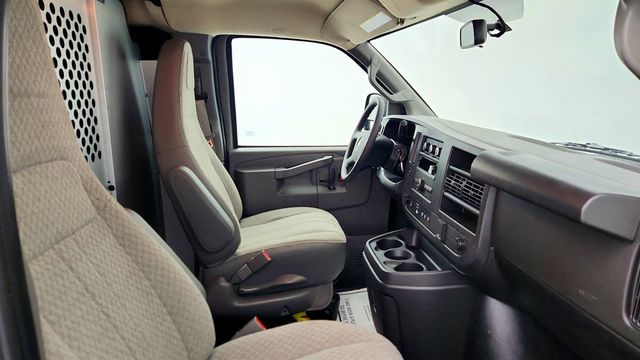 2024 Chevrolet Express Cargo Van RWD 2500 135'' with Convenience Package - 22986299 - 24