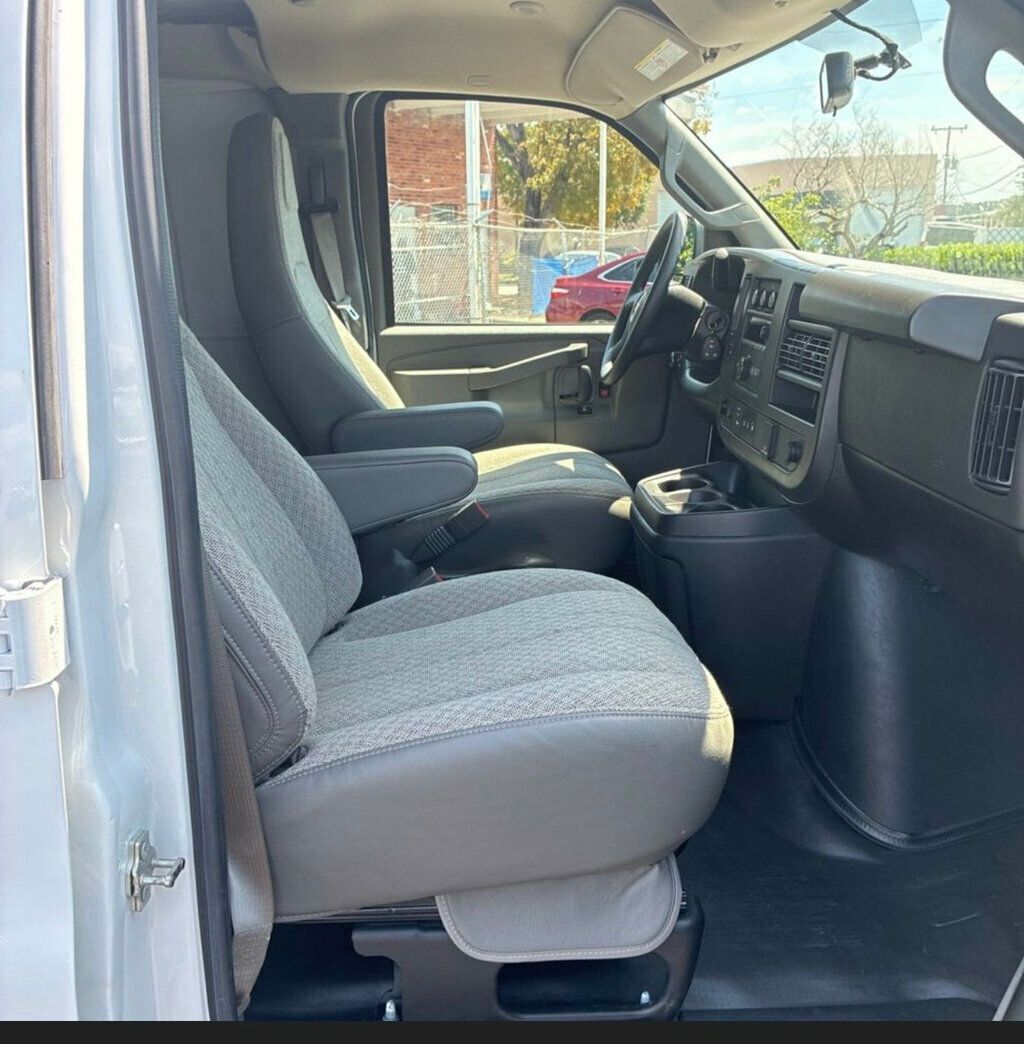 2024 Chevrolet Express Cargo Van RWD 3500 155" - 23017481 - 11