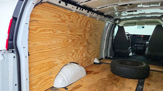 2024 Chevrolet Express Cargo Van RWD 3500 155" - 23045439 - 17