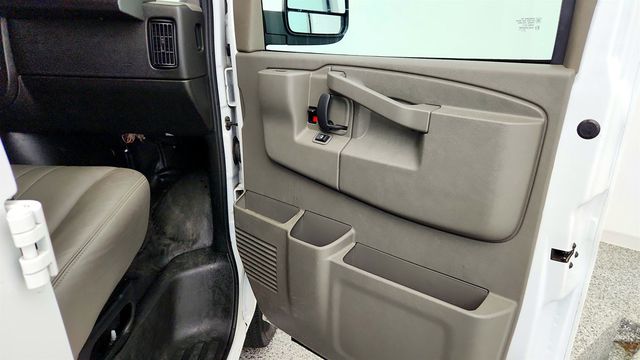 2024 Chevrolet Express Cargo Van RWD 3500 155" - 23045439 - 23
