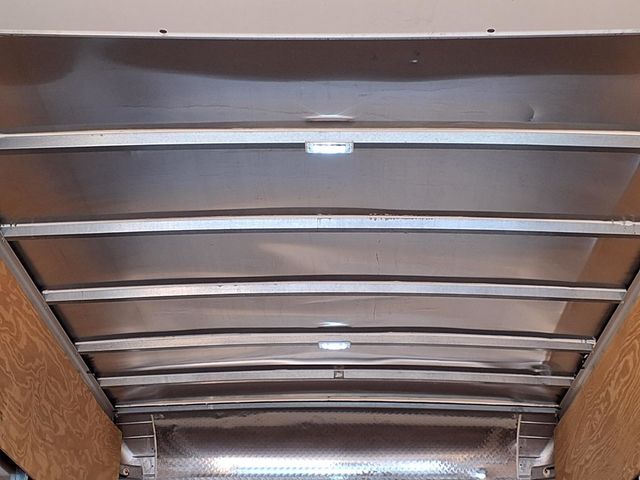 2024 Chevrolet LCF 20' Box Truck w/Liftgate - 22978016 - 22