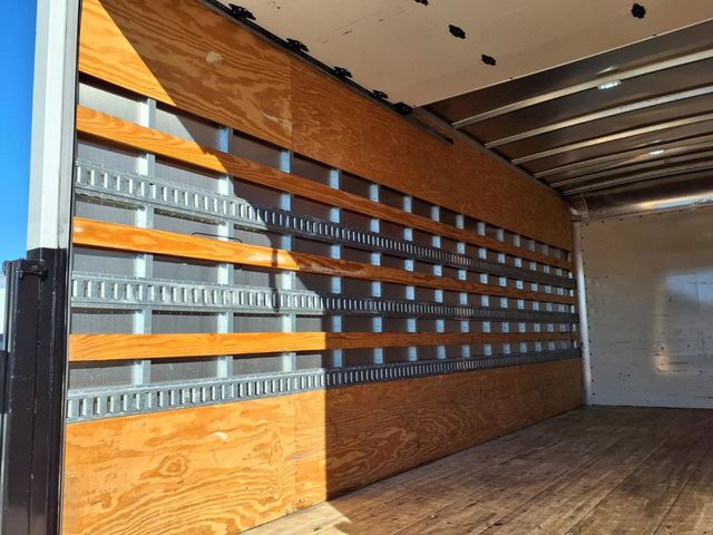 2024 Chevrolet LCF 20' Box Truck w/Liftgate - 22978016 - 23