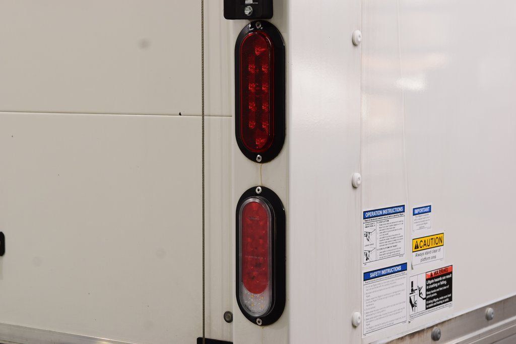 2024 Chevrolet Low Cab Forward 5500 XG 5500XG * 6.6 V8 * 16' BOX W/ TUCKAWAY LIFTGATE * 2,700 MILES! - 22958666 - 11