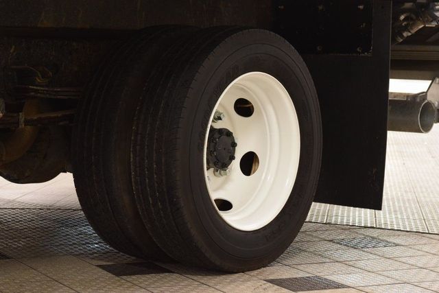 2024 Chevrolet Low Cab Forward 5500 XG 5500XG * 6.6 V8 * 16' BOX W/ TUCKAWAY LIFTGATE * 2,700 MILES! - 22958666 - 16