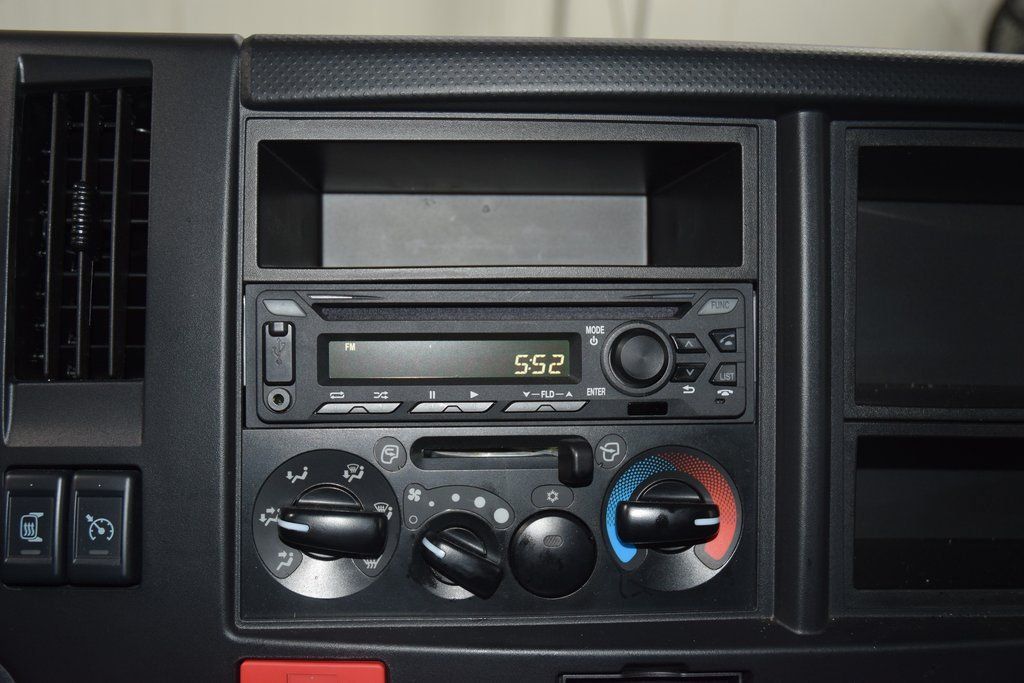 2024 Chevrolet Low Cab Forward 5500 XG 5500XG * 6.6 V8 * 16' BOX W/ TUCKAWAY LIFTGATE * 2,700 MILES! - 22958666 - 18